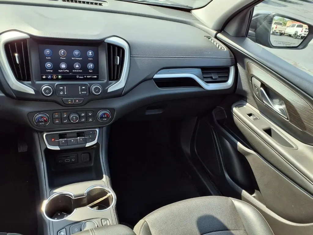 2024 GMC Terrain SLT AWD photo 4