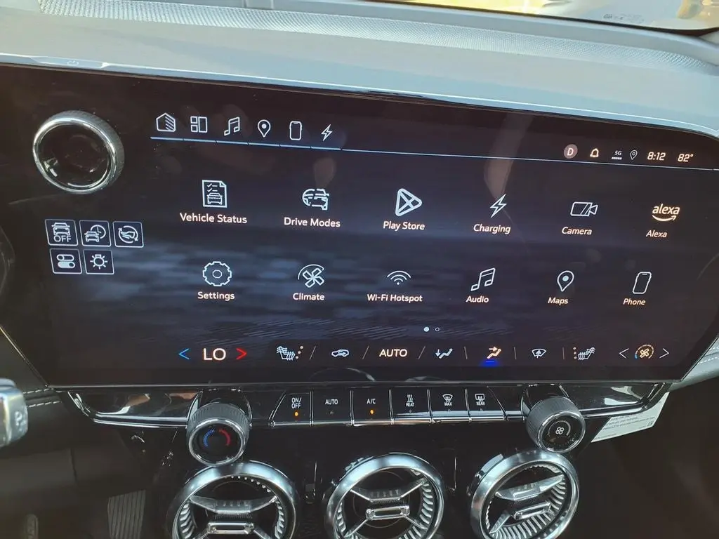 2024 Chevrolet Blazer EV LT AWD photo 4