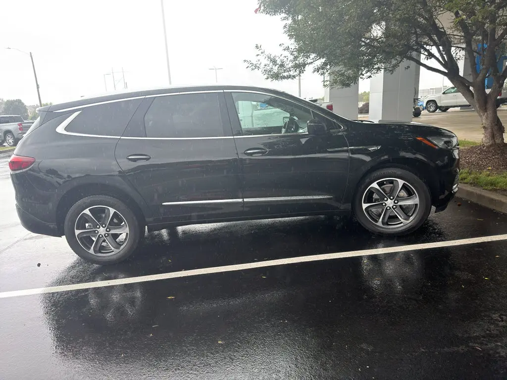 2020 Buick Enclave Essence AWD photo 3