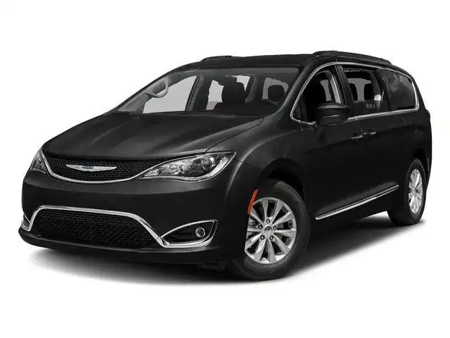 2017 Chrysler Pacifica Touring-L's photo