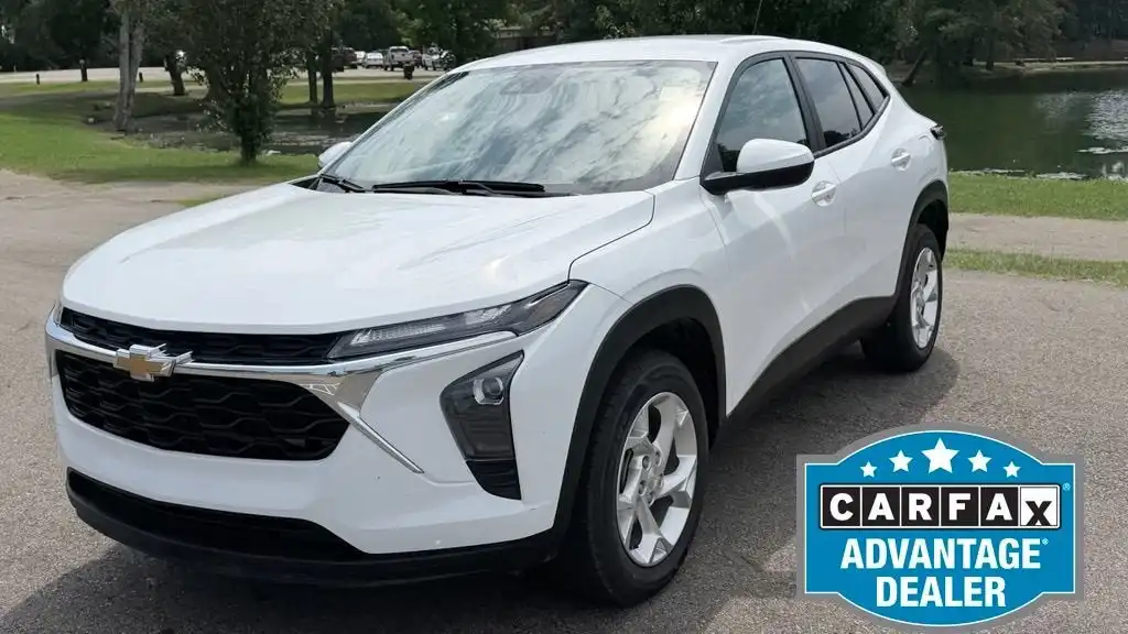 2025 Chevrolet Trax LS's photo