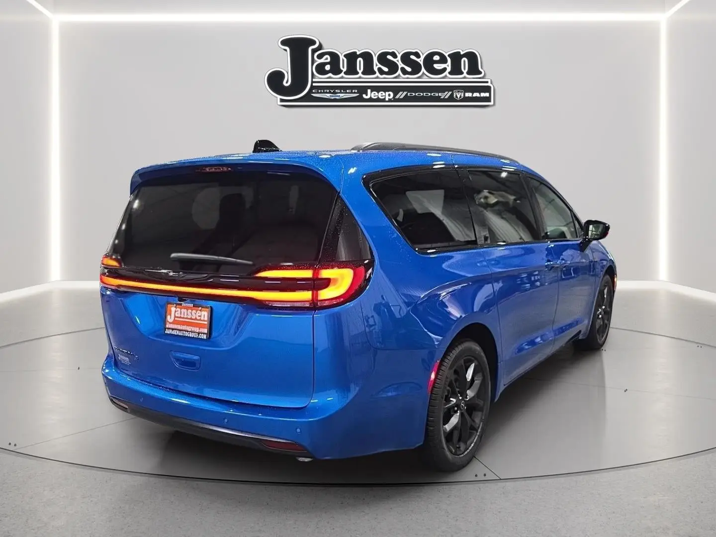 2026 Chrysler Pacifica Select photo 5