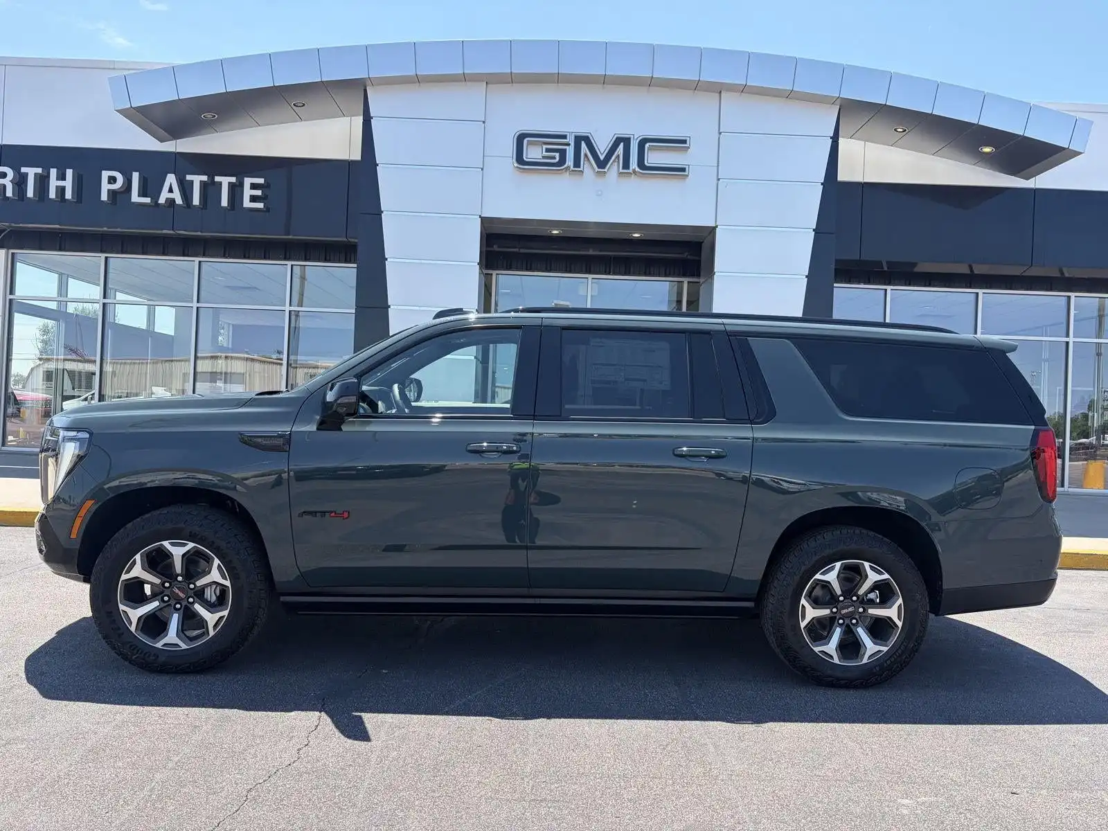 2026 GMC Yukon 4WD AT4 Ultimate AWD's photo