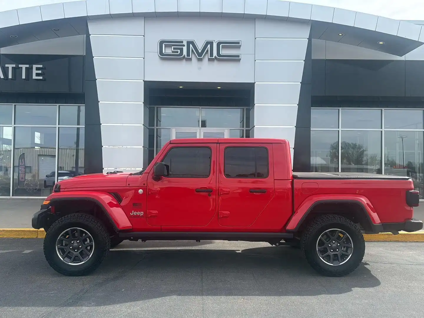 2022 Jeep Gladiator Overland's photo