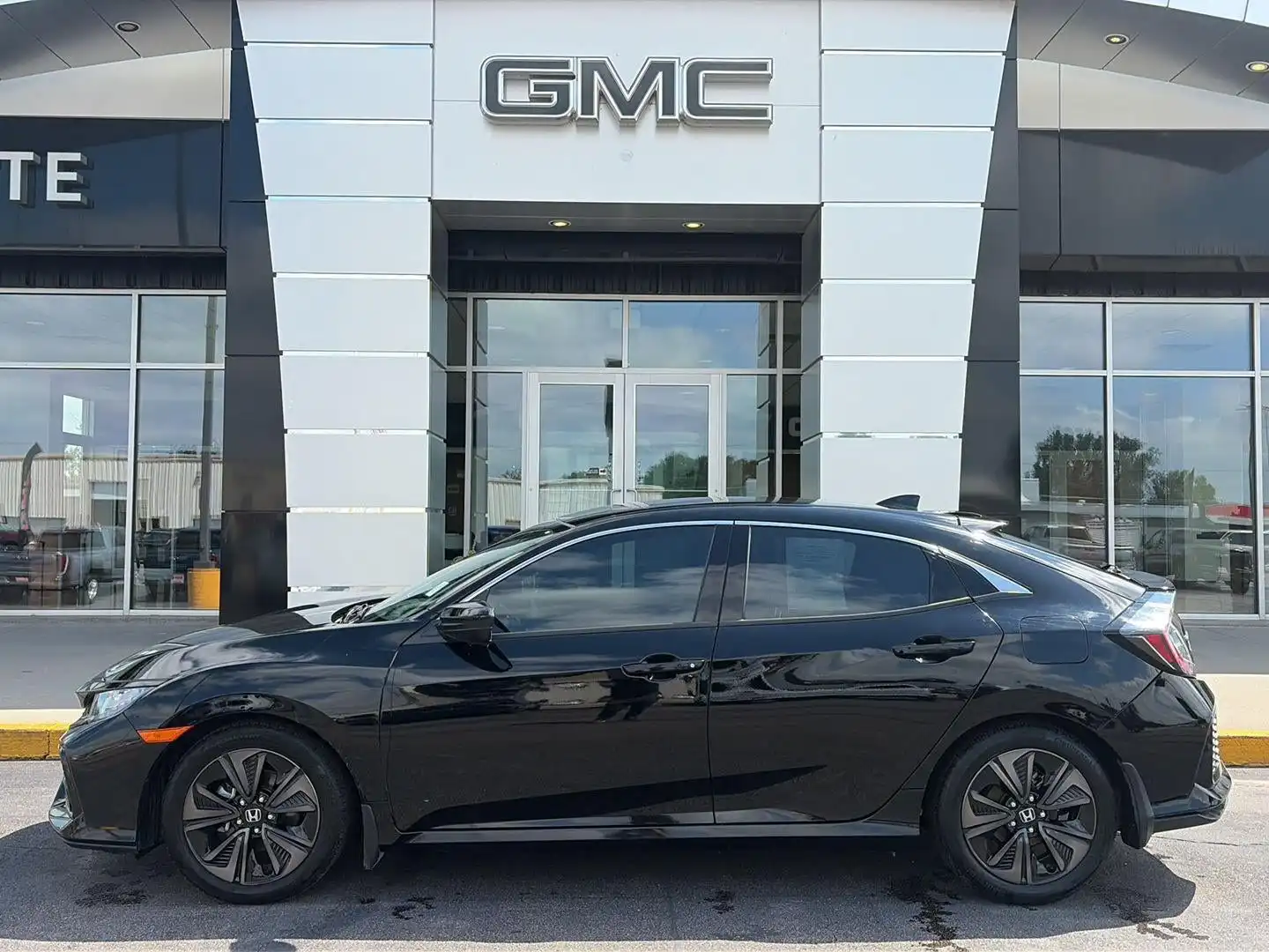 2019 Honda Civic EX-L w/Navi CVT's photo