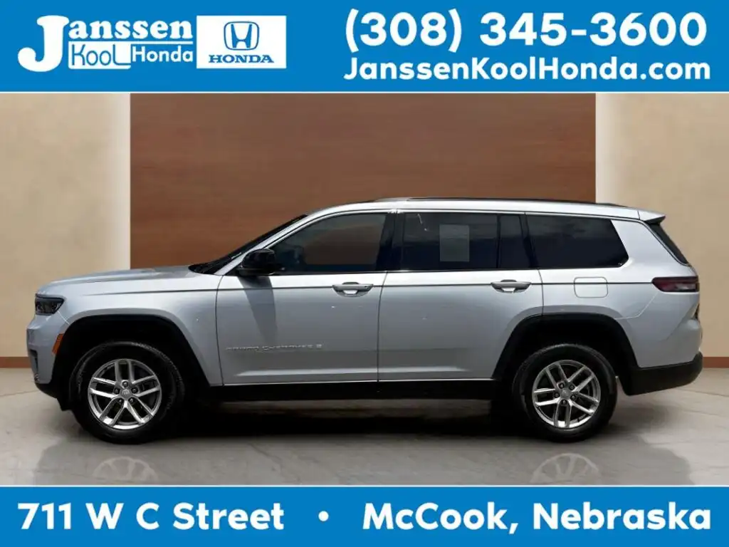 2024 Jeep Grand Cherokee L Laredo 4x4's photo