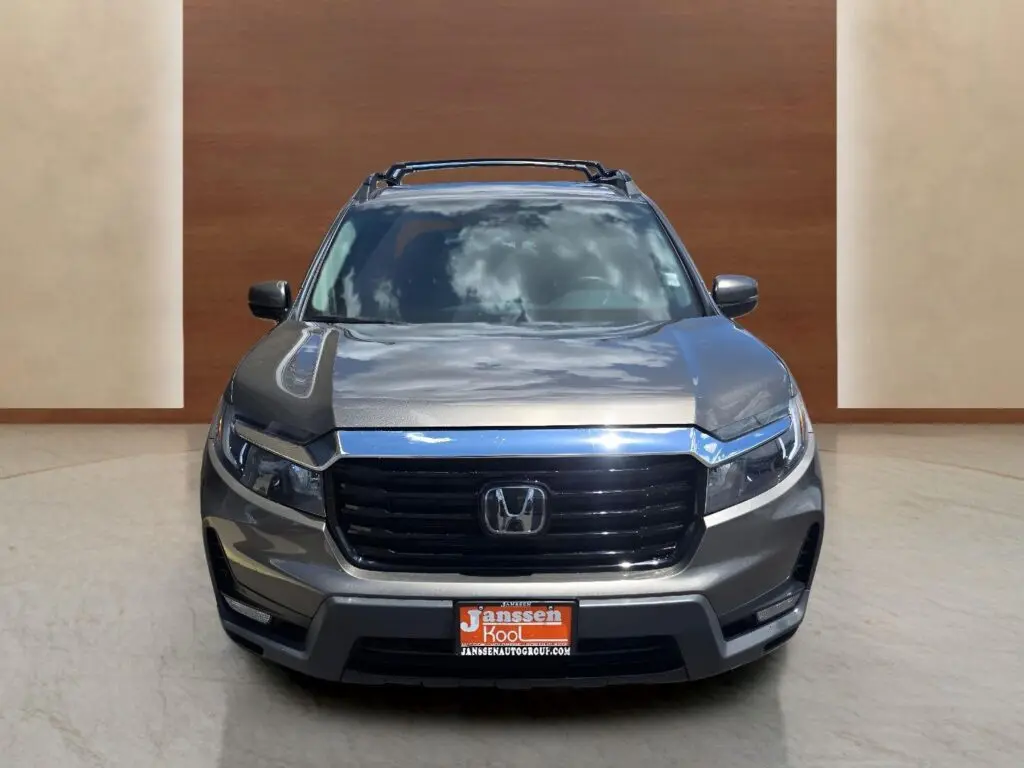 2023 Honda Ridgeline RTL-E AWD photo 3