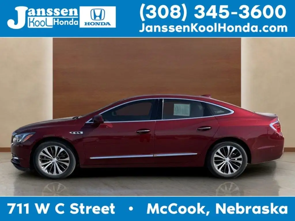 2017 Buick LaCrosse Essence photo 1