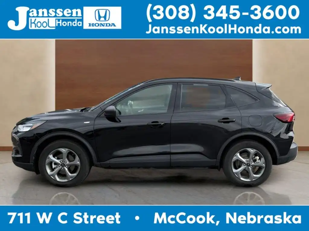 2025 Ford Escape ST-Line AWD's photo