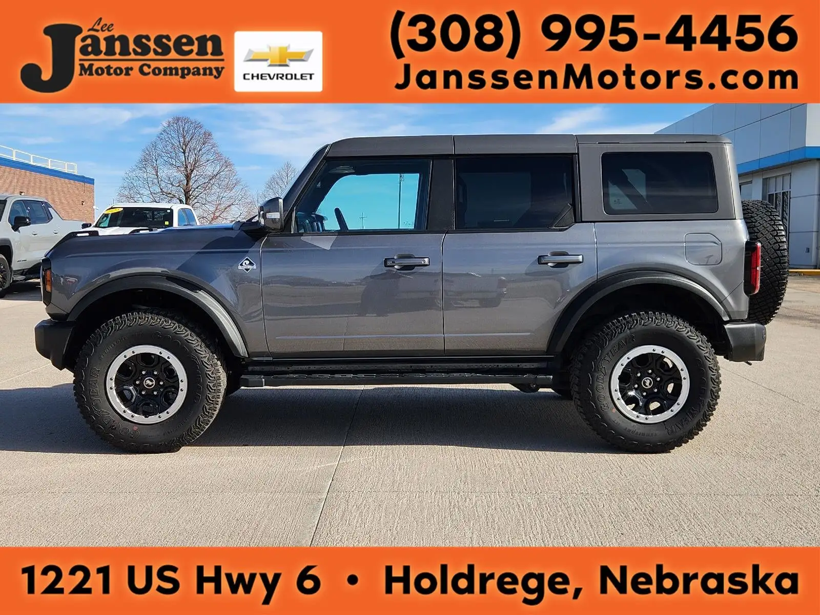 2023 Ford Bronco Outer Banks 4x4 photo 1
