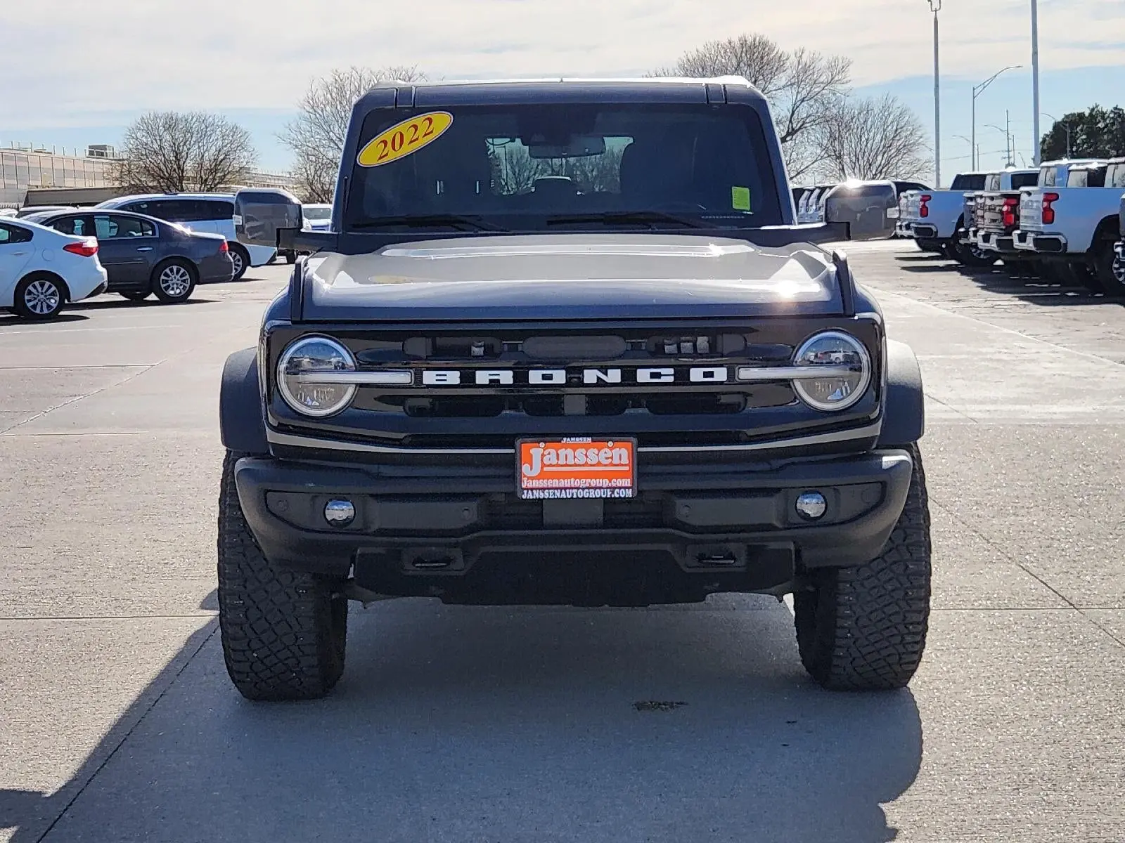 2023 Ford Bronco Outer Banks 4x4 photo 3