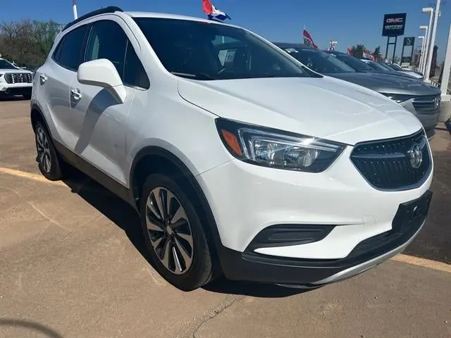 2022 Buick Encore Preferred AWD photo 3