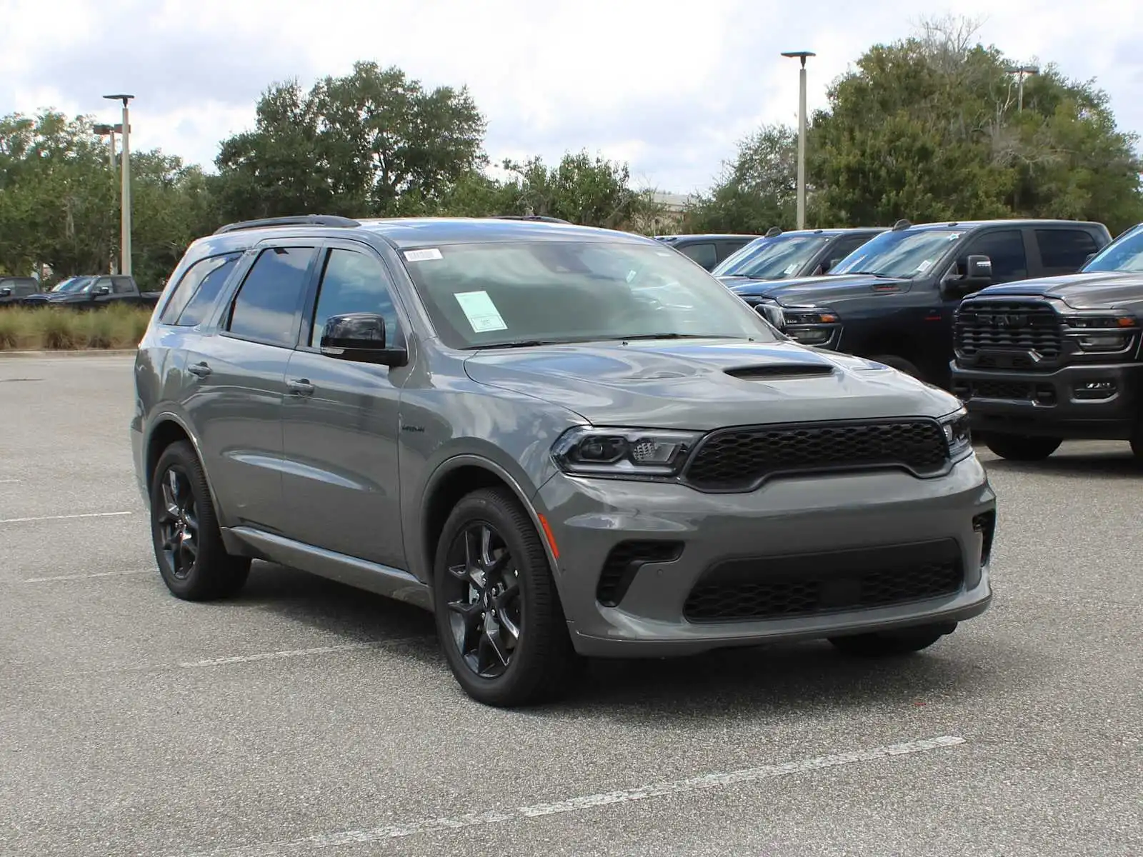 2027 Dodge Durango HEMI V8 GT AWD Plus's photo