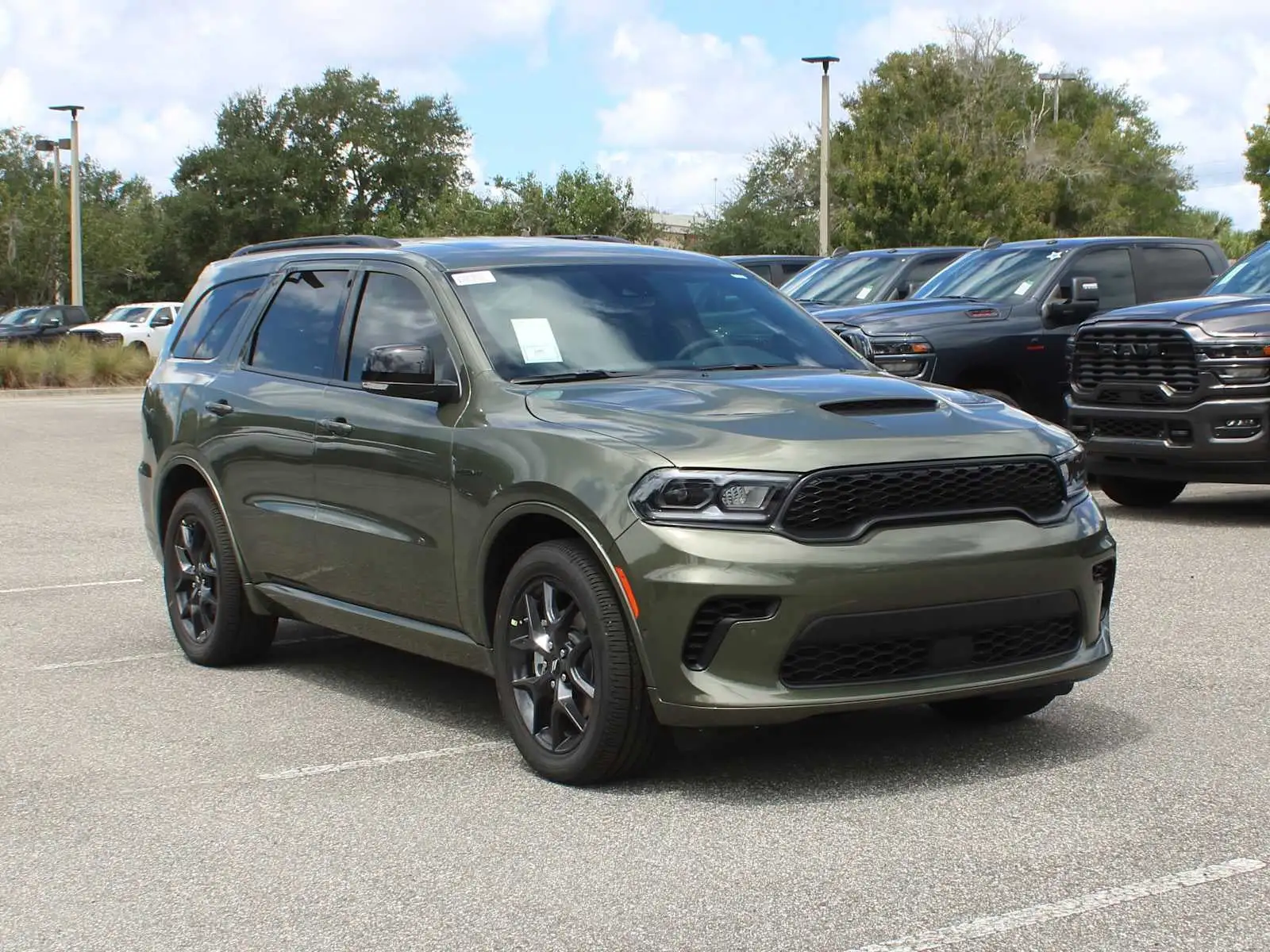 2027 Dodge Durango HEMI V8 GT AWD Plus's photo