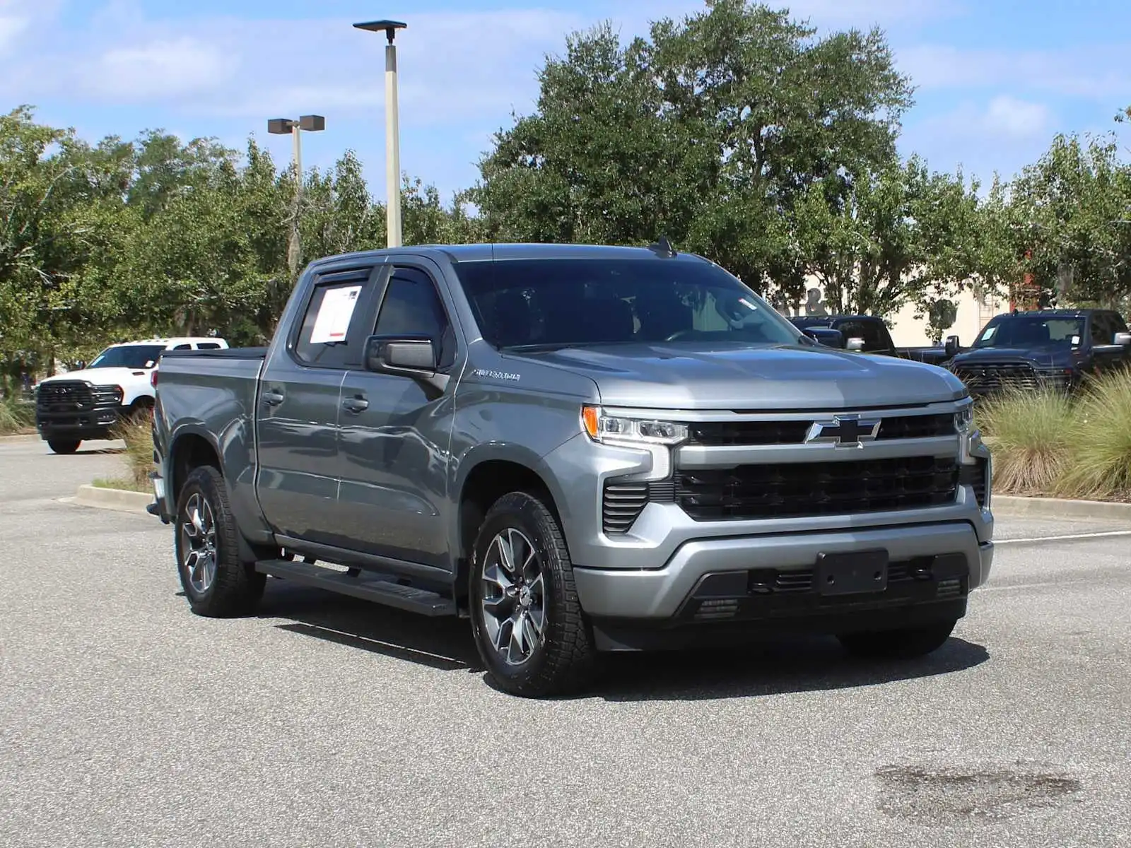 2025 Chevrolet Silverado 1500 RST Crew Cab Short Box's photo