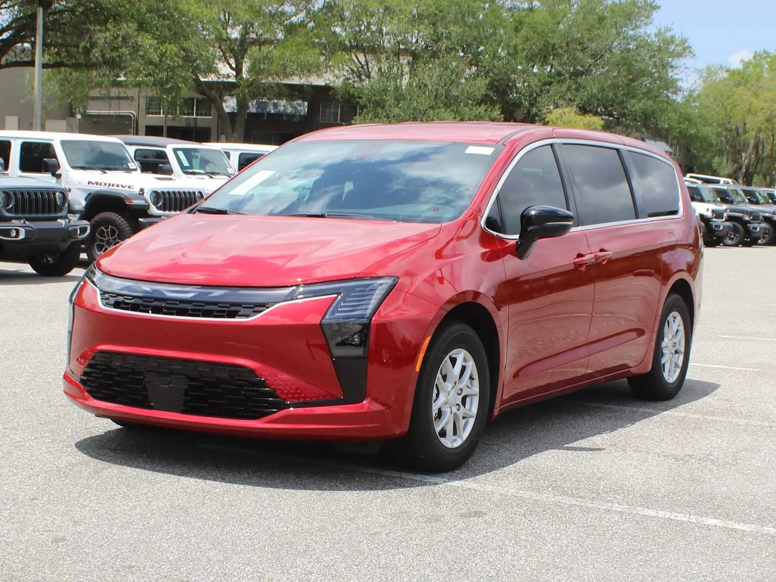 2027 Chrysler Pacifica Select photo 5