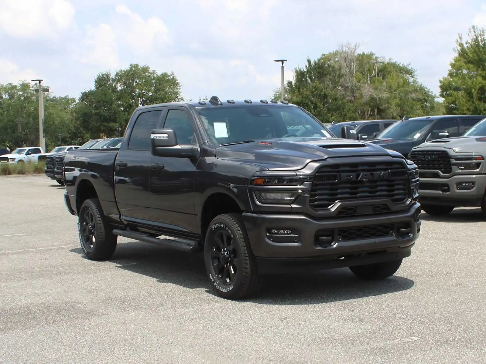 2026 RAM 2500 Tradesman/Black Express 4X4 Crew Cab SWB's photo