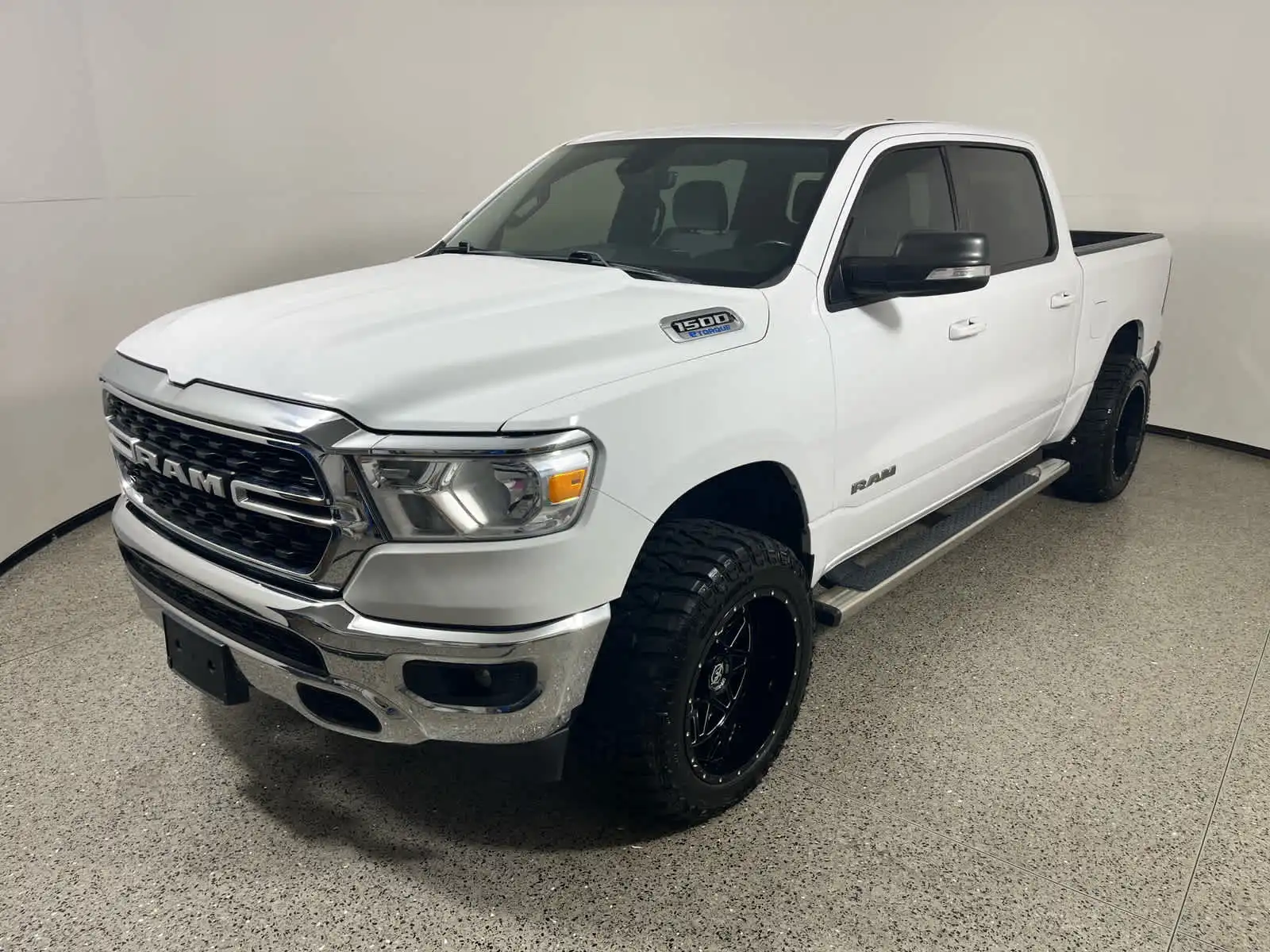 2022 RAM 1500 Big Horn/Lone Star 4WD Crew Cab 5'7's photo
