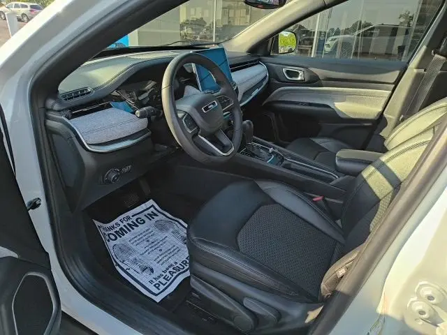 2024 Jeep Compass Latitude 4X4 photo 5