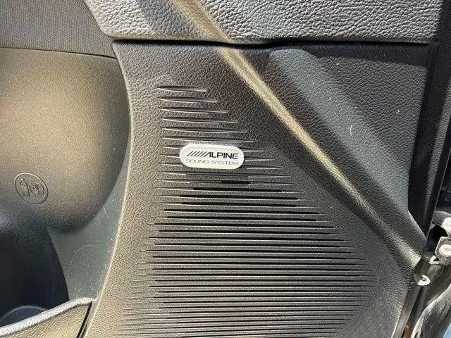 2023 Dodge Challenger SXT Auto photo 5