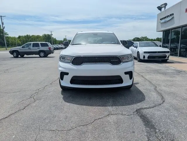 2023 Dodge Durango SXT RWD photo 3