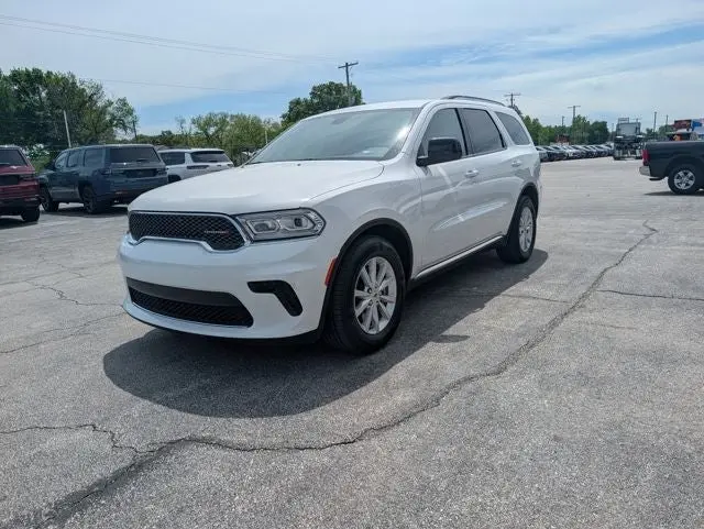 2023 Dodge Durango SXT RWD photo 4