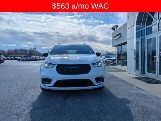 2026 Chrysler Pacifica Select photo 3