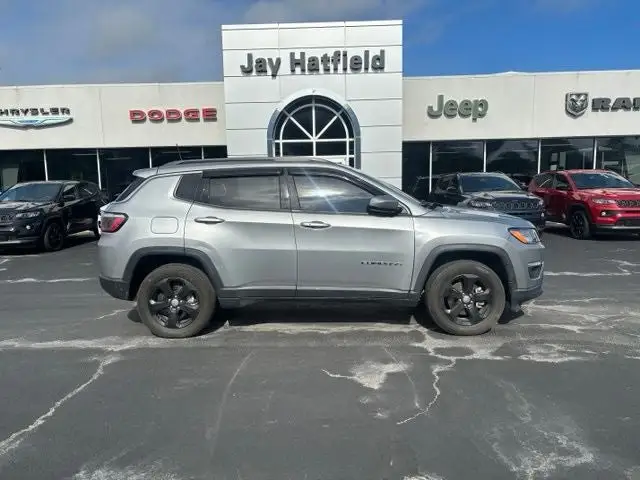 2021 Jeep Compass Latitude 4X4 photo 1