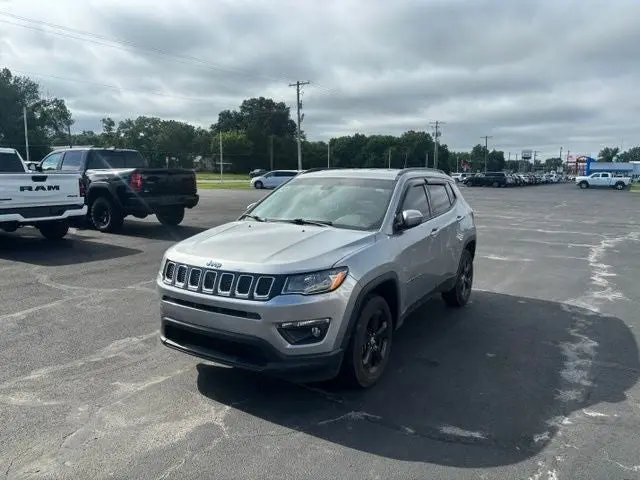2021 Jeep Compass Latitude 4X4 photo 3