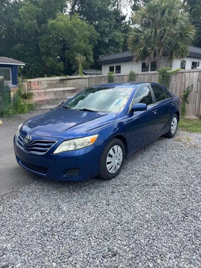 2010 Toyota Camry 2.5 Auto LE's photo
