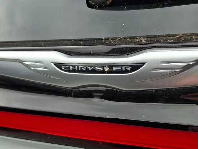 2026 Chrysler Pacifica Select AWD photo 5
