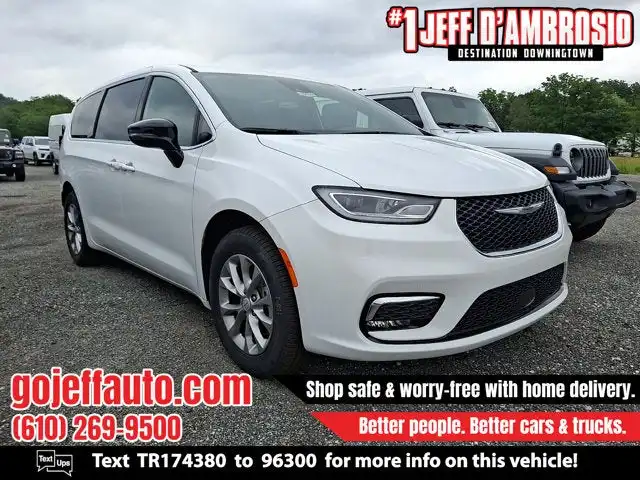 2026 Chrysler Pacifica Select AWD's photo