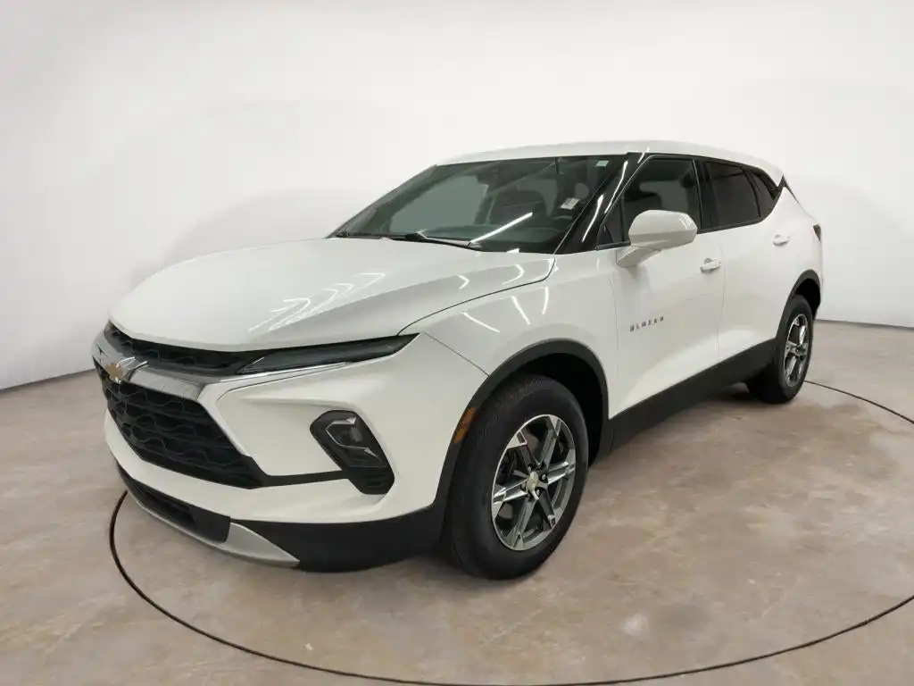 2025 Chevrolet Blazer 2.0T 2LT AWD's photo