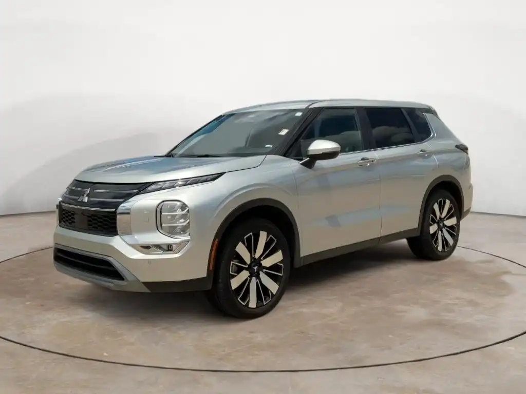 2025 Mitsubishi Outlander SE S-AWC's photo