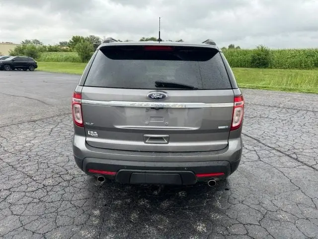 2014 Ford Explorer XLT 4x4 photo 4