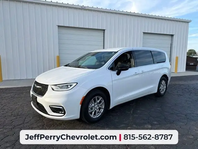 2026 Chrysler Pacifica Select photo 1