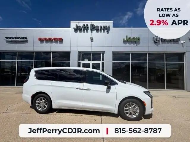 2027 Chrysler Pacifica Select photo 1
