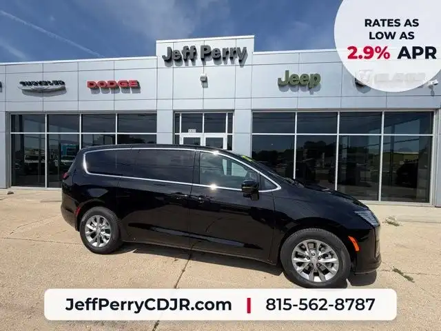 2027 Chrysler Pacifica Select AWD's photo