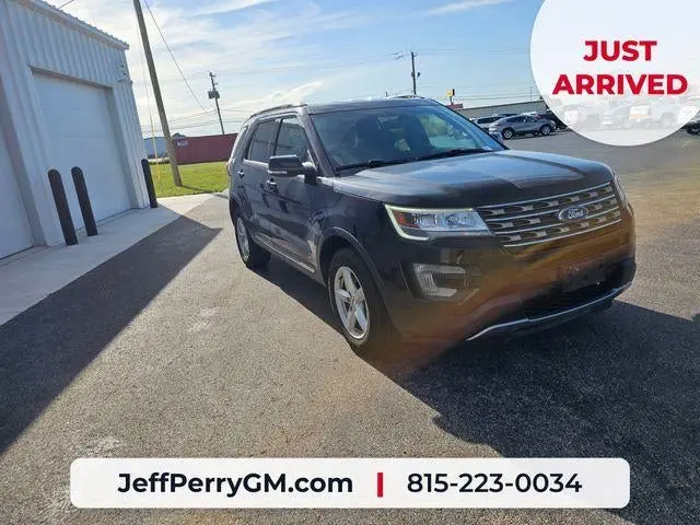 2017 Ford Explorer XLT 4WD photo 4