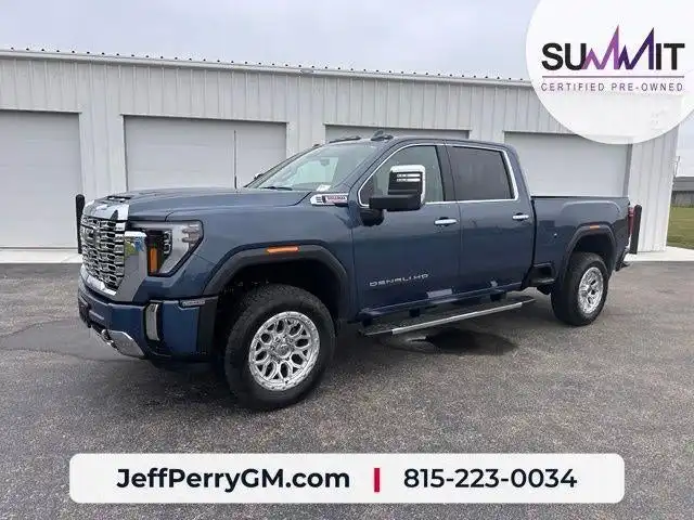 2025 GMC Sierra Denali 4WD Crew Cab Standard Box's photo