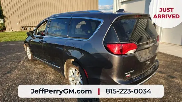 2020 Chrysler Pacifica Limited photo 5