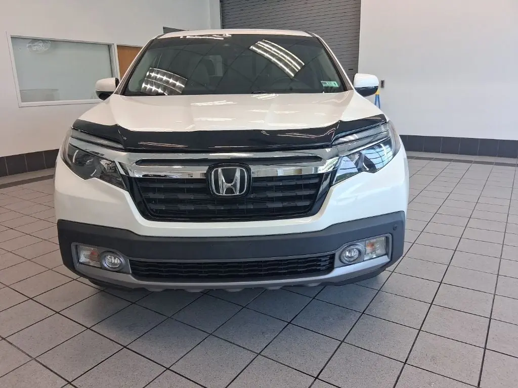 2019 Honda Ridgeline RTL-E AWD photo 3