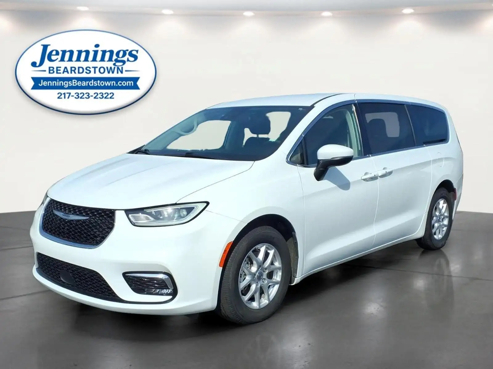 2023 Chrysler Pacifica Touring L photo 1