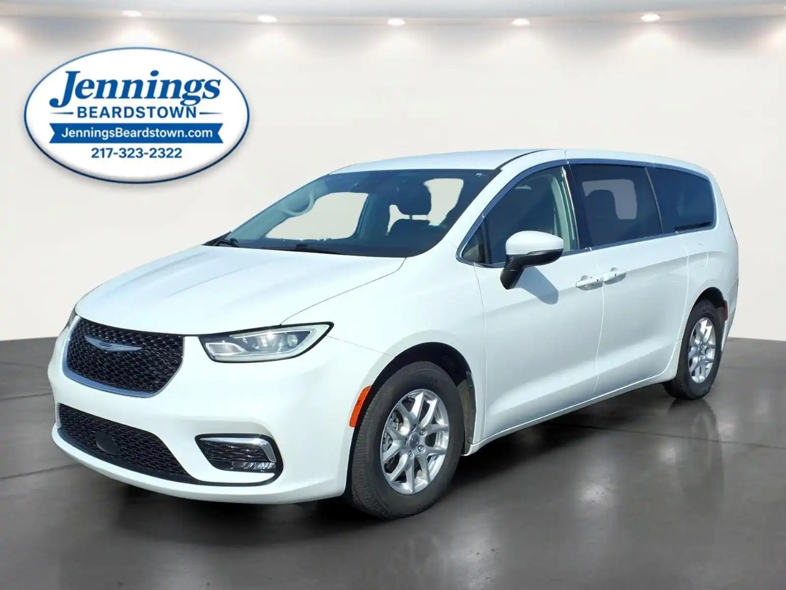 2023 Chrysler Pacifica Touring L's photo