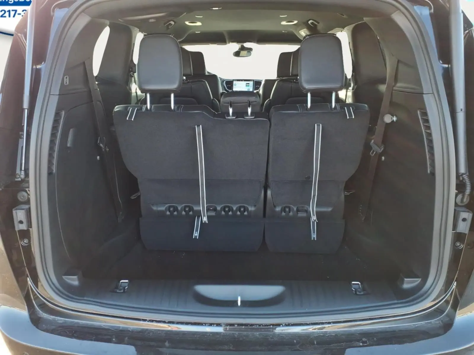 2026 Chrysler Pacifica Select AWD photo 5
