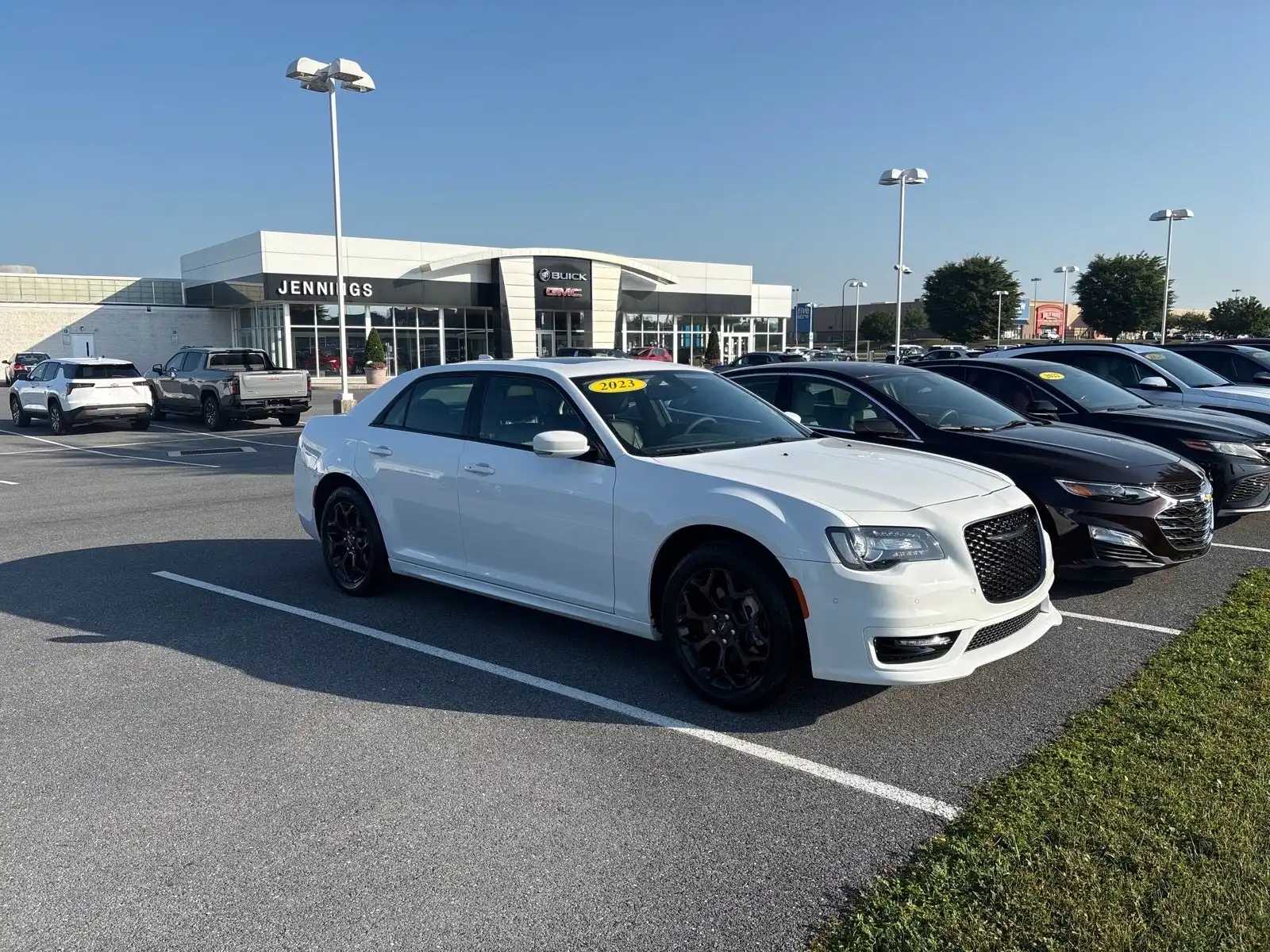 2023 Chrysler 300 Touring L AWD's photo
