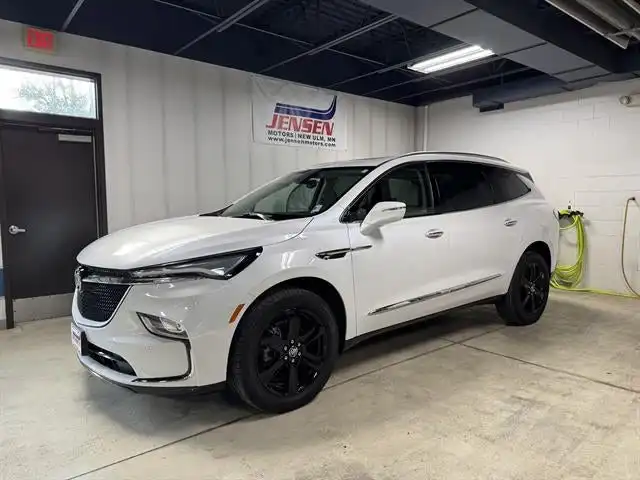 2023 Buick Enclave Essence AWD's photo