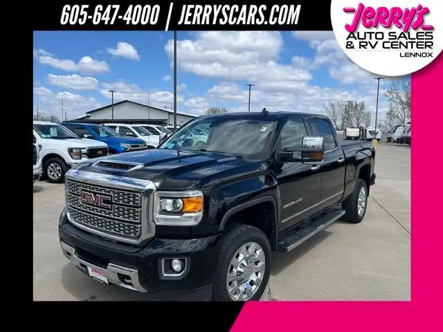 2019 GMC Sierra 4WD Crew Cab Standard Box Denali's photo