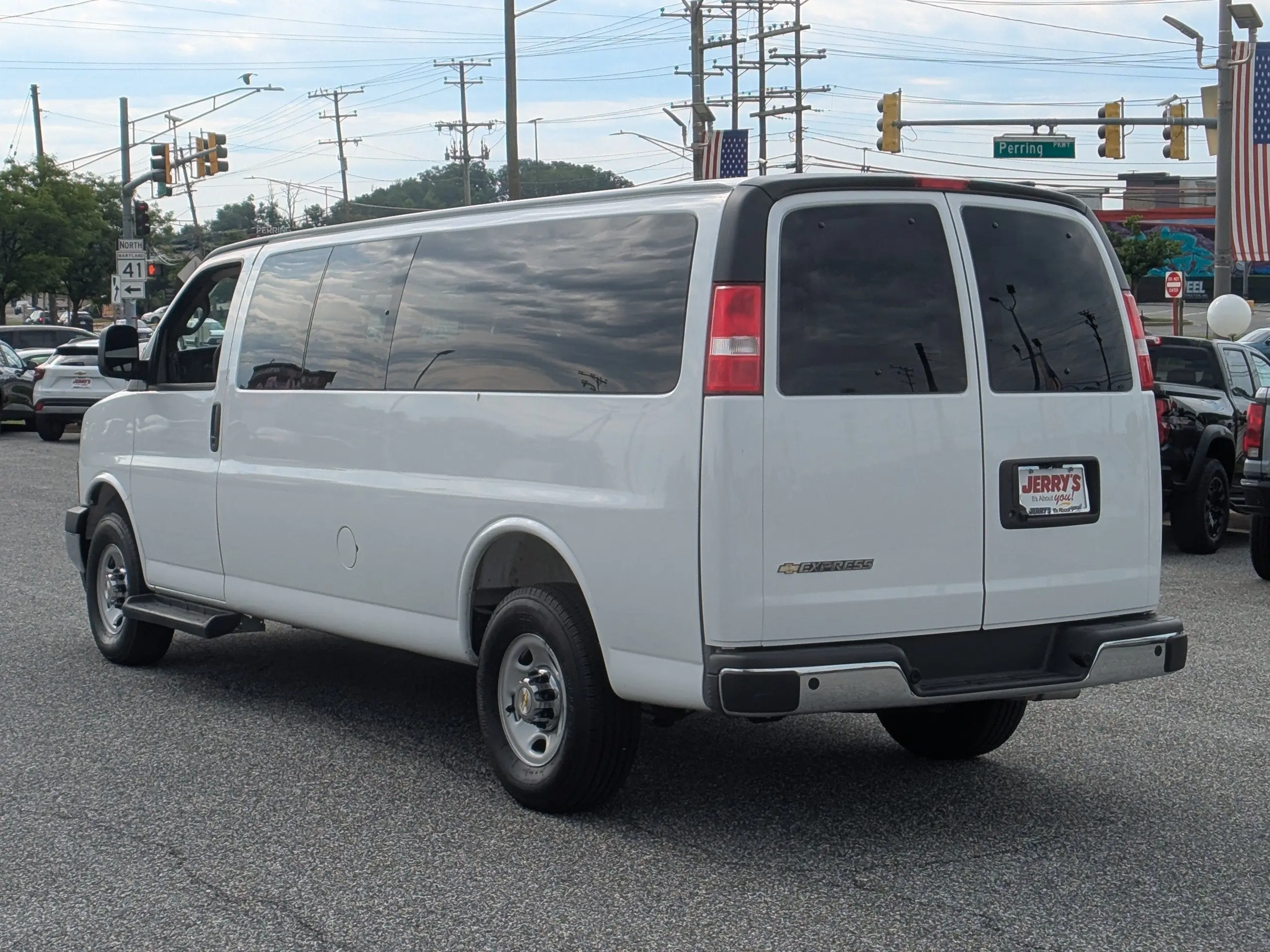 2025 Chevrolet Express 3500 LT Extended photo 5