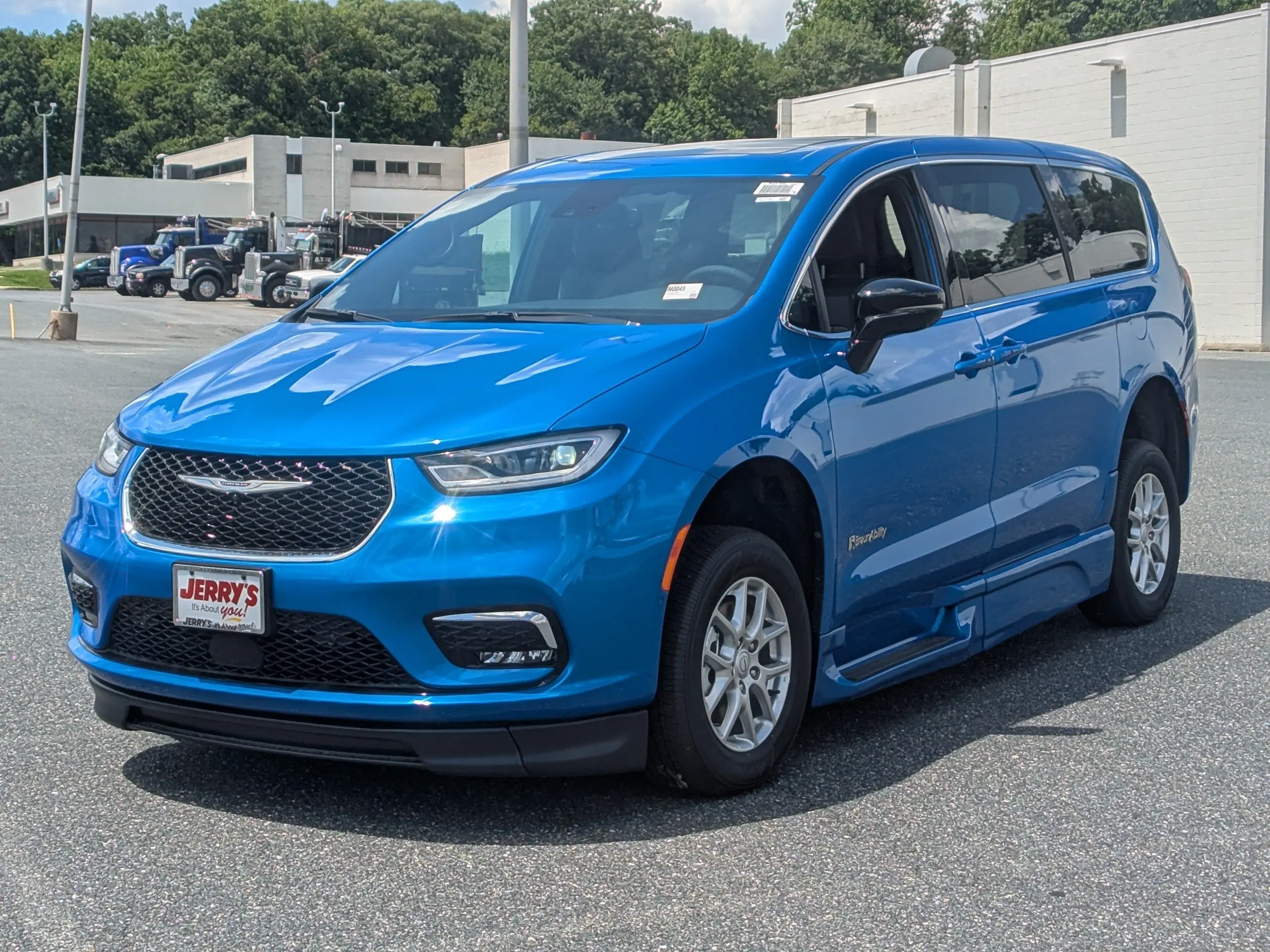 2026 Chrysler Pacifica Select photo 4